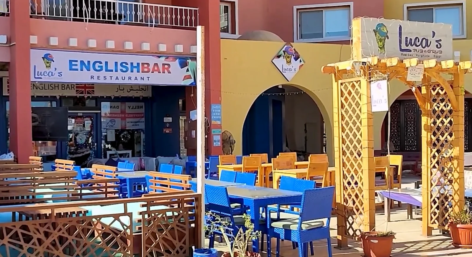 Luca's Pub & Grub, English bar