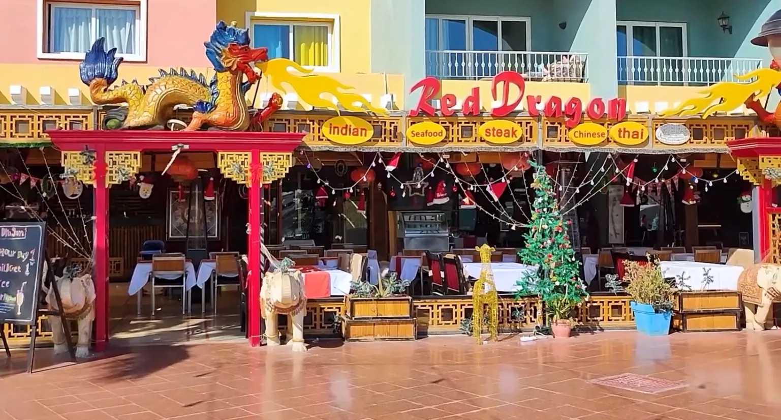 Red Dragon – Asian Kitchen & Bar at Hurghada Marina.