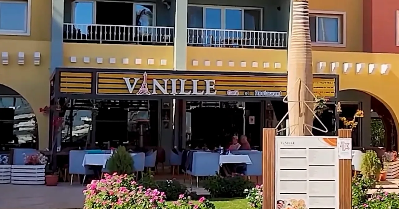 Vanille Bar & Restaurant at Hurghada Marina.